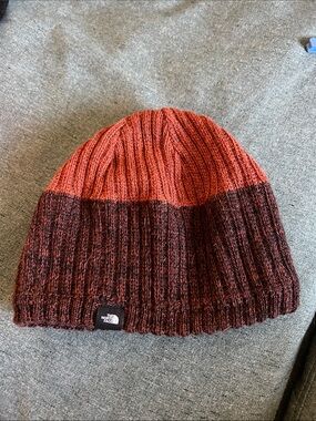 The North Face Two-Tone Ribbed Beanie - Orange and Burgundy